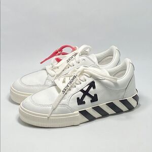 OFF-WHITE Kid's Arrow Leather Low-Top Sneakers size 31